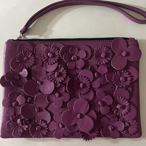 Purple Punto Fibbia Leather Clutch Made in Italy Purple Flowers